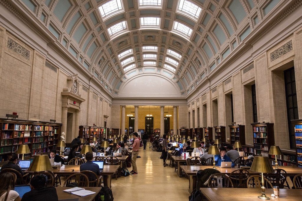 Harvard, bốn rưỡi sáng