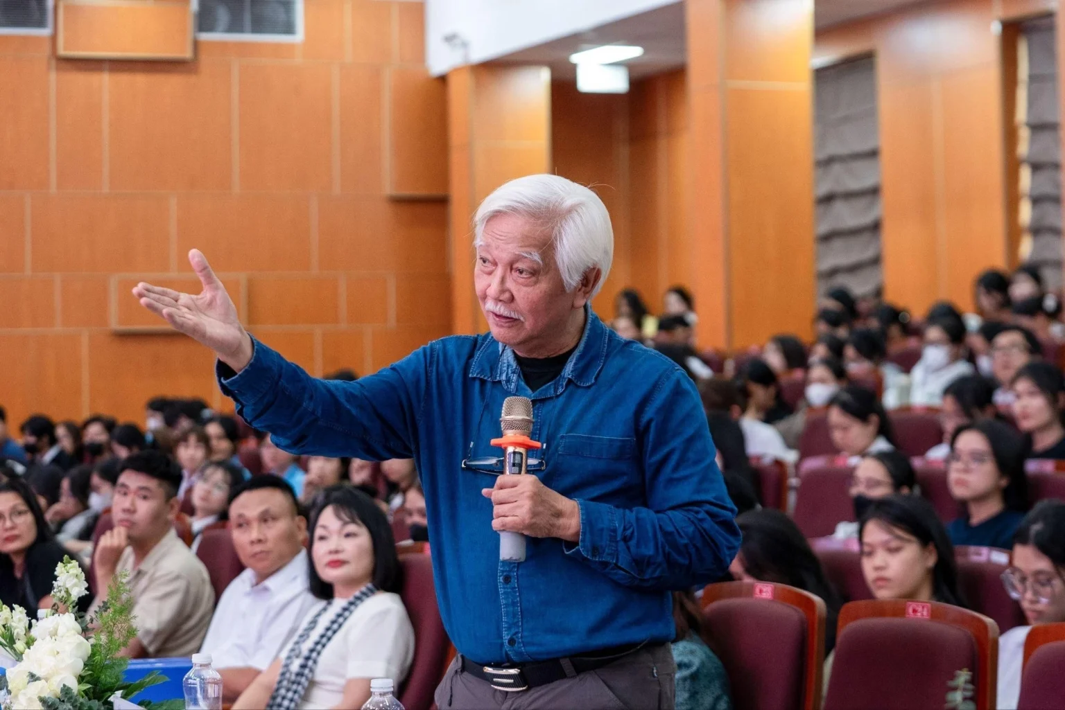 Nhà sử học Dương Trung Quốc: ‘Thời đại trí tuệ nhân tạo, chi bằng học’