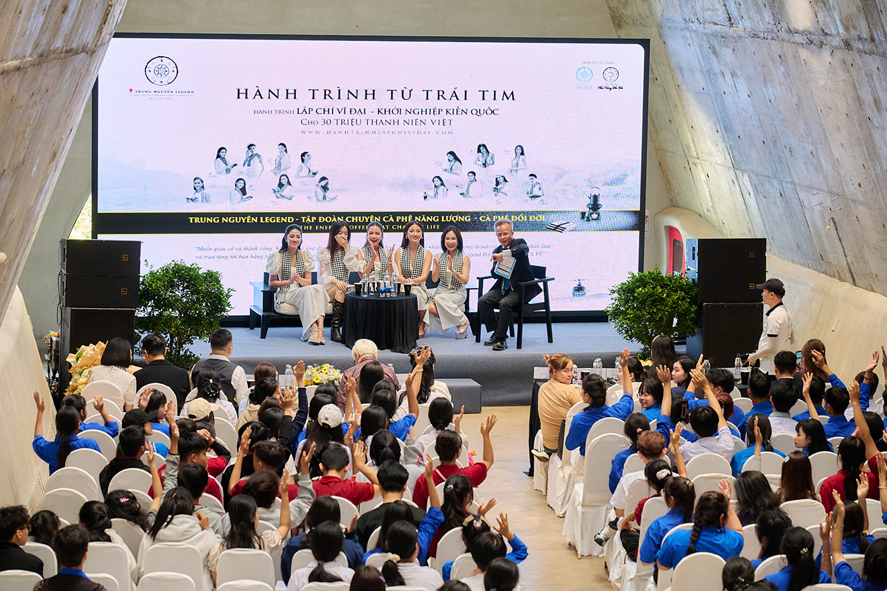 Hoa hậu Hoàn vũ Việt Nam Phương Linh, Hoa hậu Hoàn vũ Việt Nam Ngọc Châu, Hoa hậu Việt Nam Hà Trúc Linh, ca sỹ Uyên Linh, ca sỹ Izara Thiên Nga đồng hành cùng Hành trình Từ Trái Tim, lan tỏa tinh thần khởi nghiệp – kiến quốc đến thế hệ trẻ.