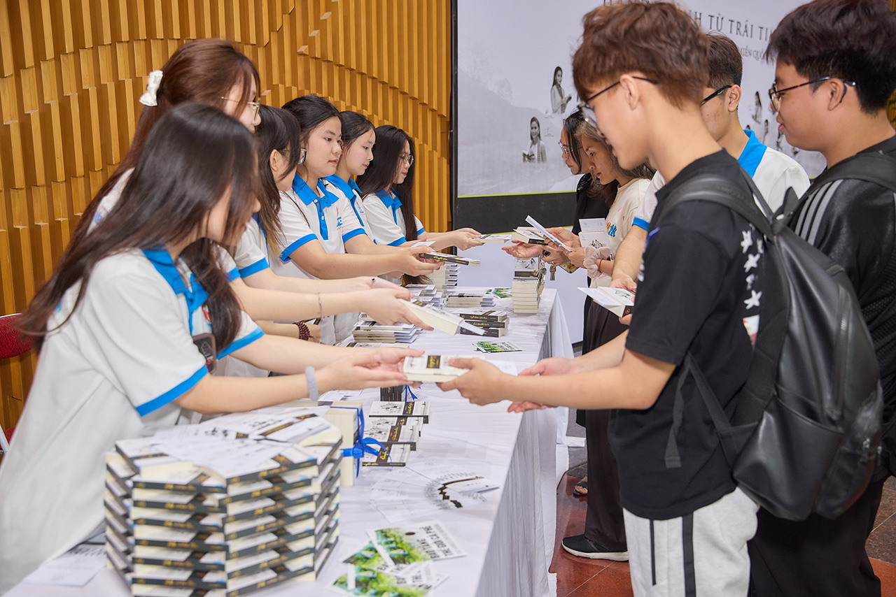 Thế hệ trẻ trân trọng những cơ hội học hỏi để không ngừng trau dồi bản thân, vun đắp năng lực để phụng sự cộng đồng