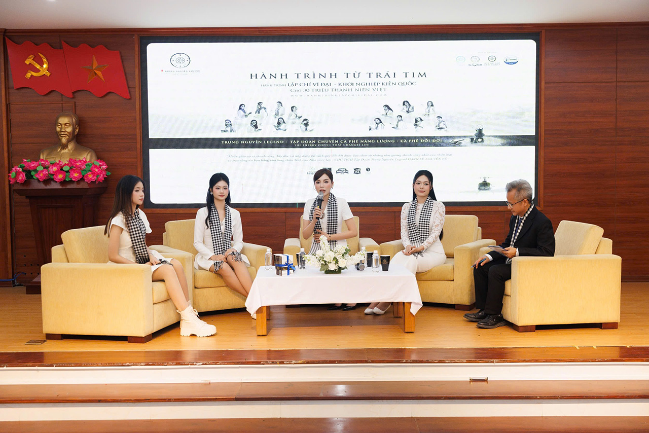 Thông qua những chia sẻ, các hoa hậu, á hậu, người đẹp và ca sĩ đã lan tỏa tinh thần phụng sự bằng chính hành trình và trải nghiệm của bản thân