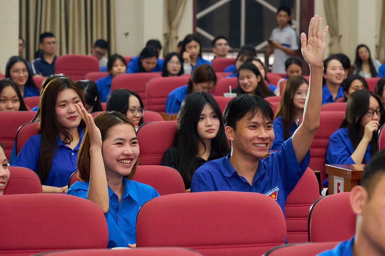 Hành trình Từ Trái Tim đến với sinh viên Trường Đại học Thành Đô và Học viện Hành chính và Quản trị công, khơi dậy khát vọng khởi nghiệp kiến quốc