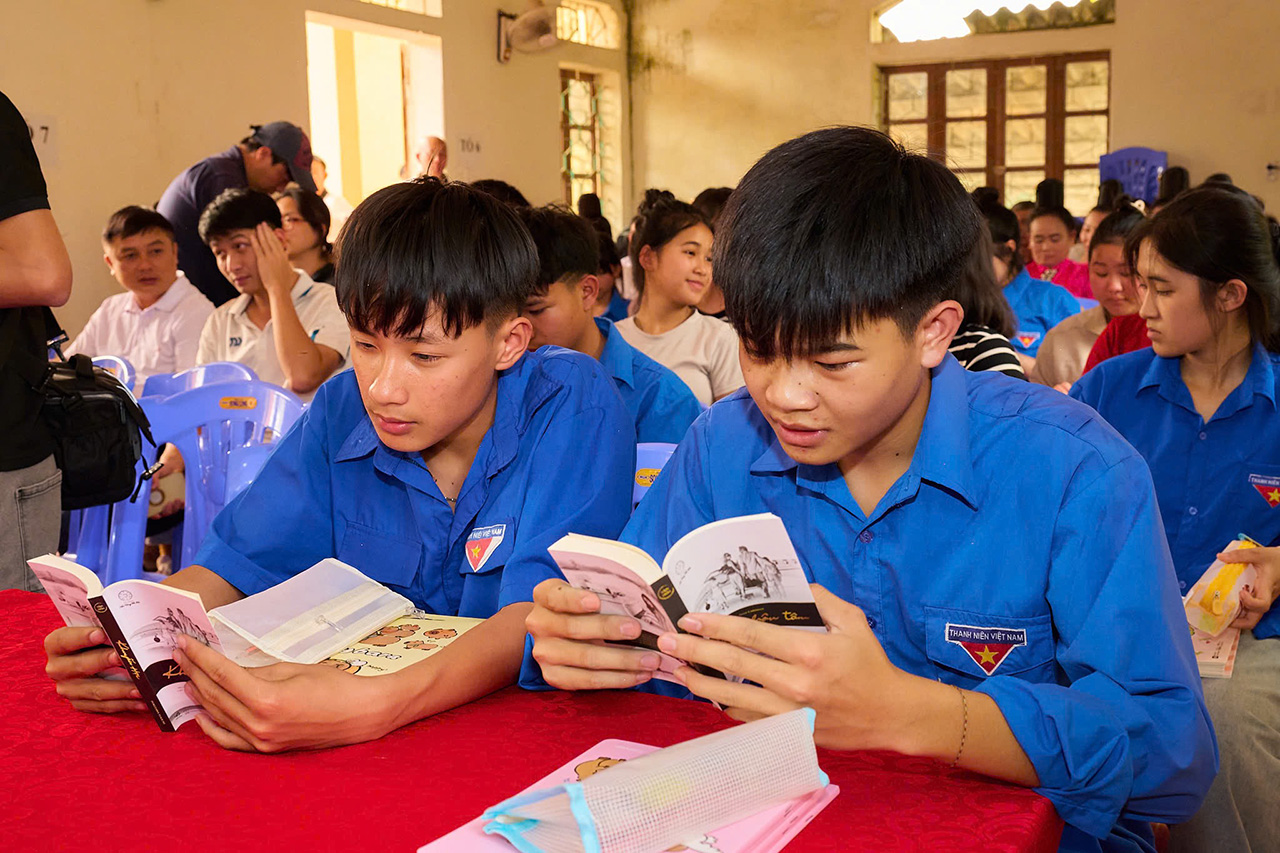 Hành trình Từ Trái tim gieo tri thức, niềm tin, tiếp sức để các bạn trẻ vững bước trên con đường lập nghiệp và xây dựng quê hương giàu mạnh