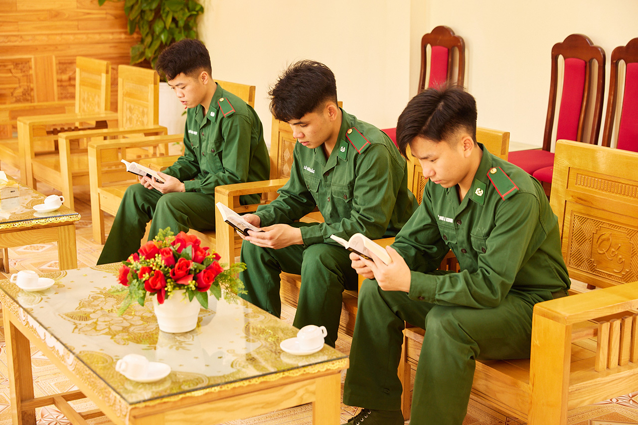 Các cuốn sách sẽ được đưa vào sinh hoạt chung, trở thành tài liệu để cán bộ, chiến sĩ cùng đọc, cùng trao đổi, qua đó xây dựng môi trường học tập và rèn luyện tích cực trong toàn đơn vị