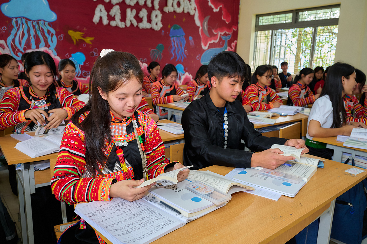 Từ những cuốn sách quý đổi đời, các em học sinh có thêm động lực để định hình con đường học tập và từng bước hướng đến tương lai